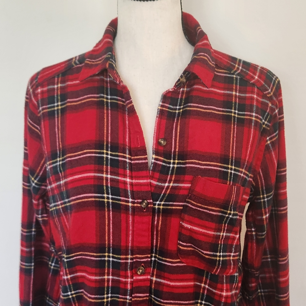 Hollister Boyfriend Fit Button Up Flannel Shirt Womens Size XS Red Plaid cozy - Picture 4 of 13